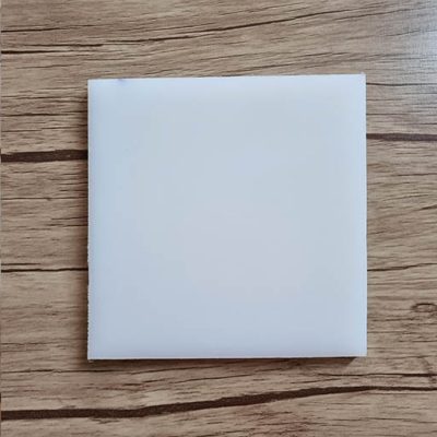 تخته کار مخصوص چرم دوزی از جنس تفلون به ابعاد15*15 سانت و ضخامت 1cm بعنوان ضربه گیر و زیر دستی در حین استفاده از سمبه ها