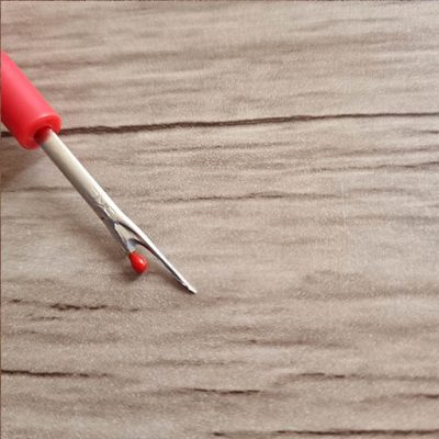 بشکاف خیاطی قرمز