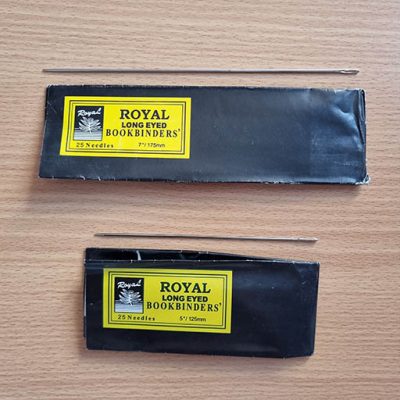 سوزن تشک دوزی رویال ROYAL آبکاری شده وبادوام مناسب جهت دوخت ودوز دستی مورد استفاده در مبل سازی ودوخت لحاف، تشک و سایر کالای خواب