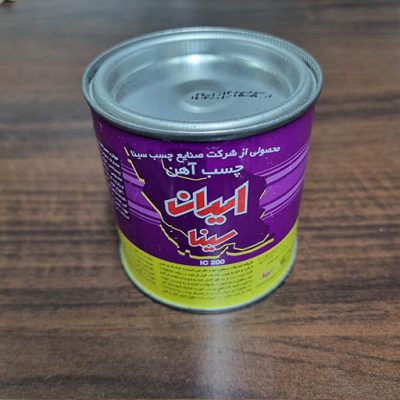 چسب آهن سینا مدل IC200 وزن 160 گرم، جهت مصارف عمومی و خانگی همچنین چسباندن انواع چرم طبیعی و مصنوعی، روکش پلاستیکی و پارچه ای، پوشش های تزیینی انواع فو، فیبر، نمد، چوب، شیشه و فلز کاربرد دارد.