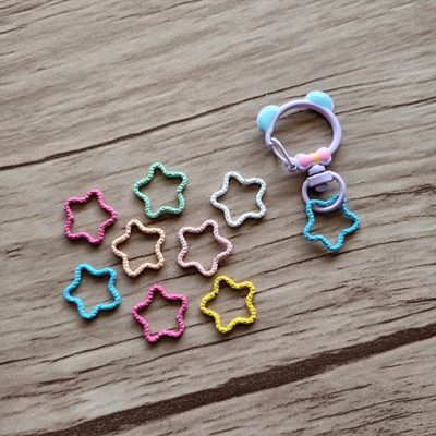 حلقه ستاره کوچک بسته 10عددی مناسب برای اویزهای تزیینی و اکسسوری جنس وارداتی با رنگبندی متنوع